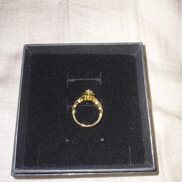 Ring - Picture 2 of 3